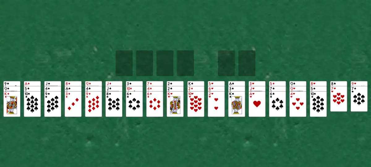 The opening deal of FreeFan Solitaire, laid out on a green felt table.